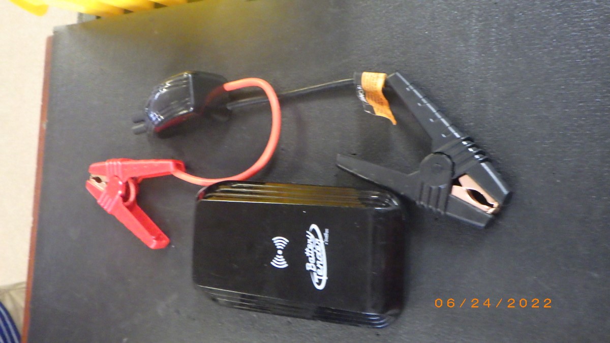 Battery Tender 1000 AMP Automotive Jump Starter for Gas and Diesel Engines Very Good Buya