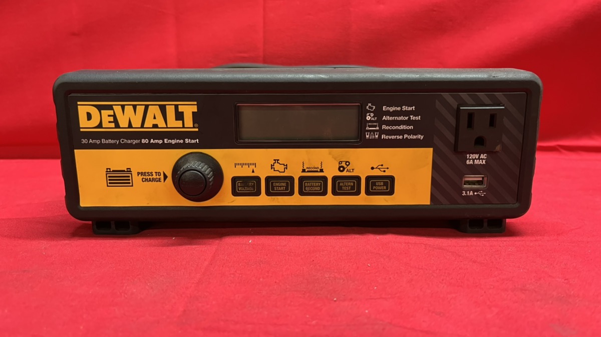 DEWALT DXAEC801B Battery Charger & Maintainer 80A /576W Engine Start