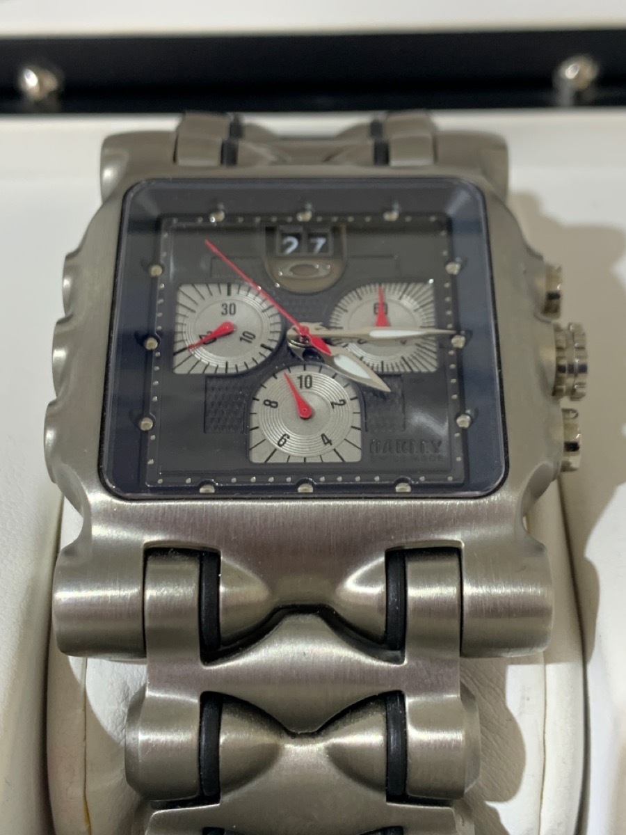 Oakley Minute Machine Titanium Watch 2nd Gen with Display Box Very Good |  Carson Jewelry & Loan | Carson City | NV