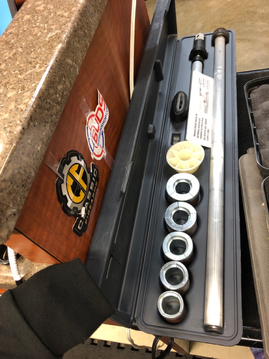 LISLE 18000 UNIVERSAL CAMSHAFT BEARING TOOL PRE OWNED Very Good Buya