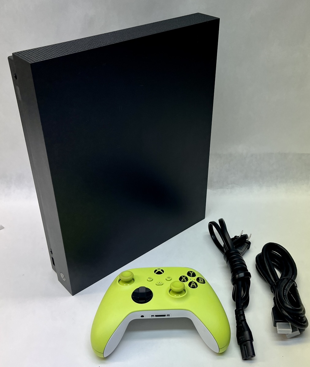 MICROSOFT XBOX ONE X CONSOLE 1TB 1787 w/Controller Very Good