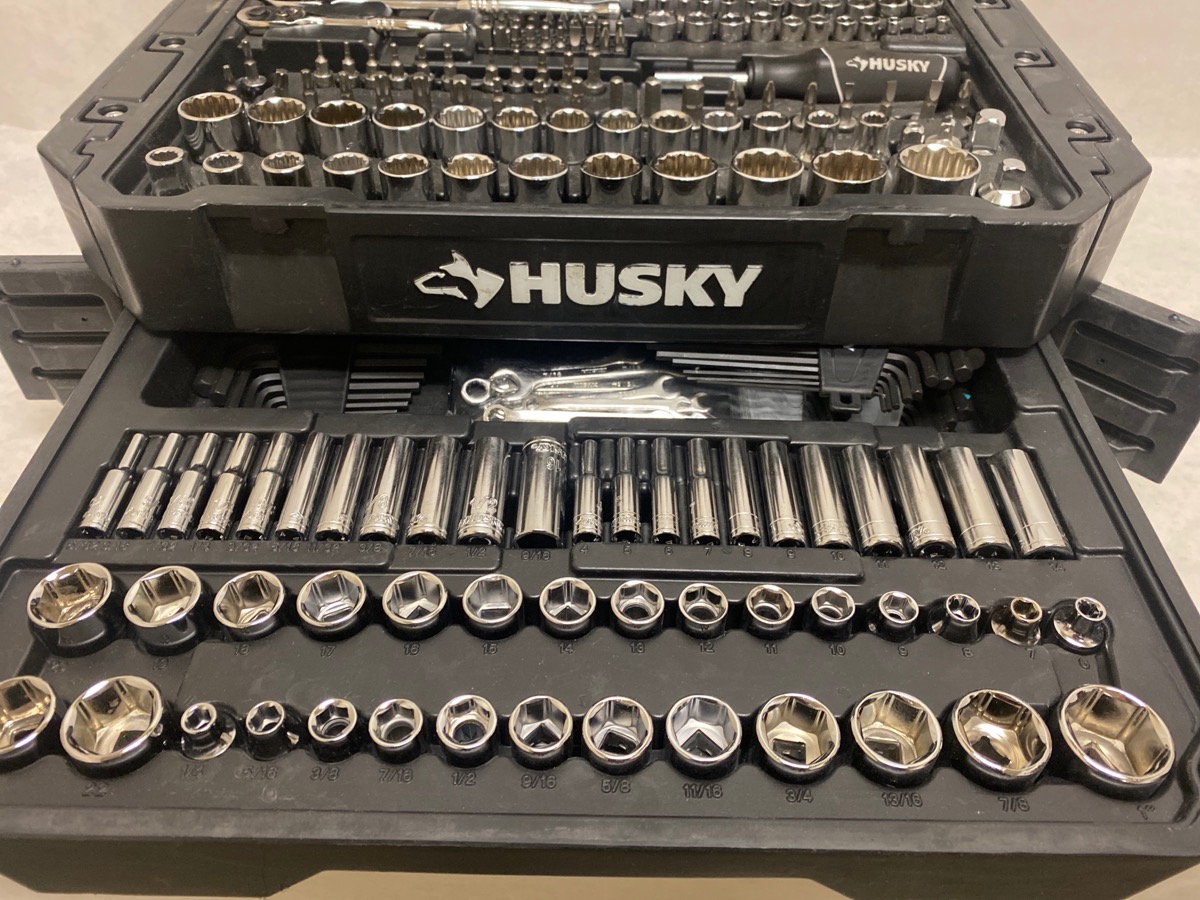 Husky 1/4 in., 3/8 in. and 1/2 in. 72Tooth Ratchet Mechanics Tool Set 244Piece Very Good Buya