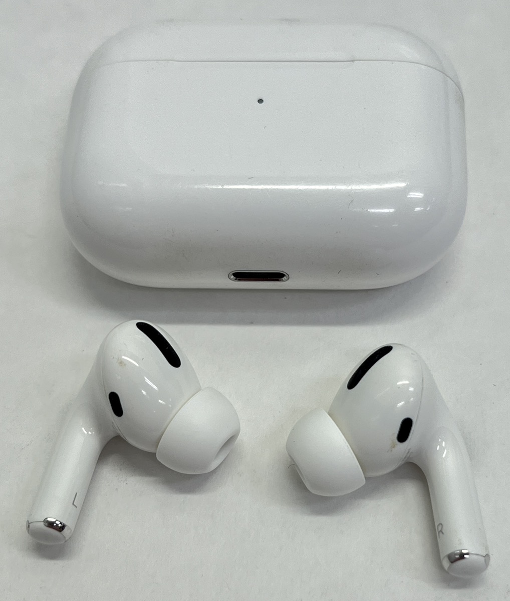 APPLE AIRPODS PRO A2083 w/Case Very Good | Heartland Pawnbrokers | Kansas