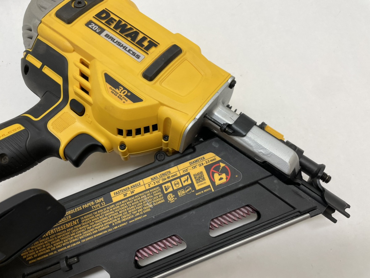 Dewalt Brushless Cordless 20v PaperTape 30Degree Framing Nailer