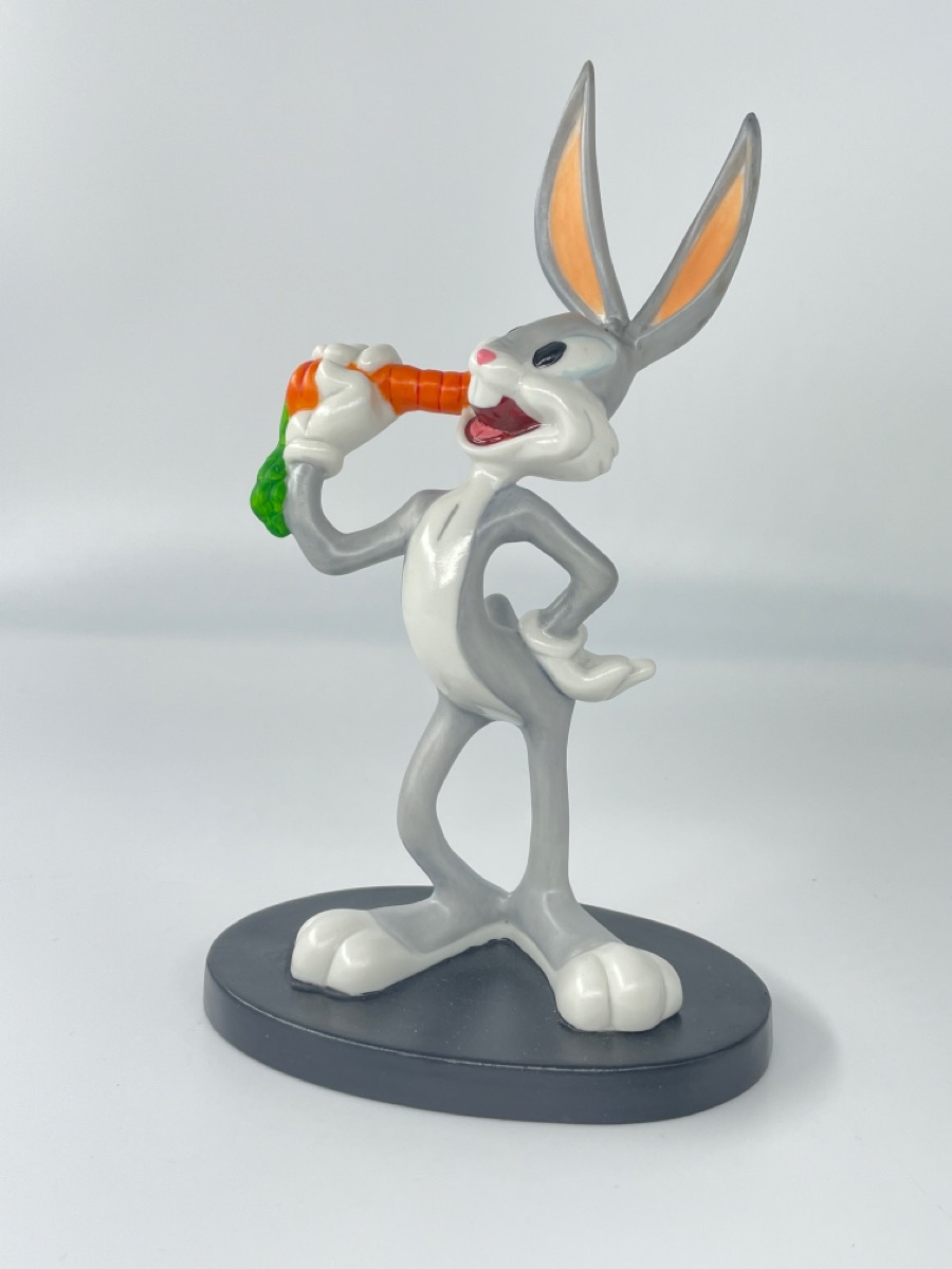 bugs bunny figurine