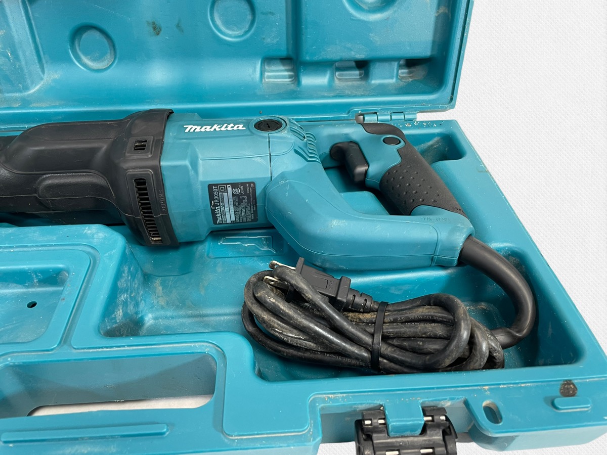 Makita JR3050T 11 Amp 11/8Inch Variable Speed Corded Reciprocating