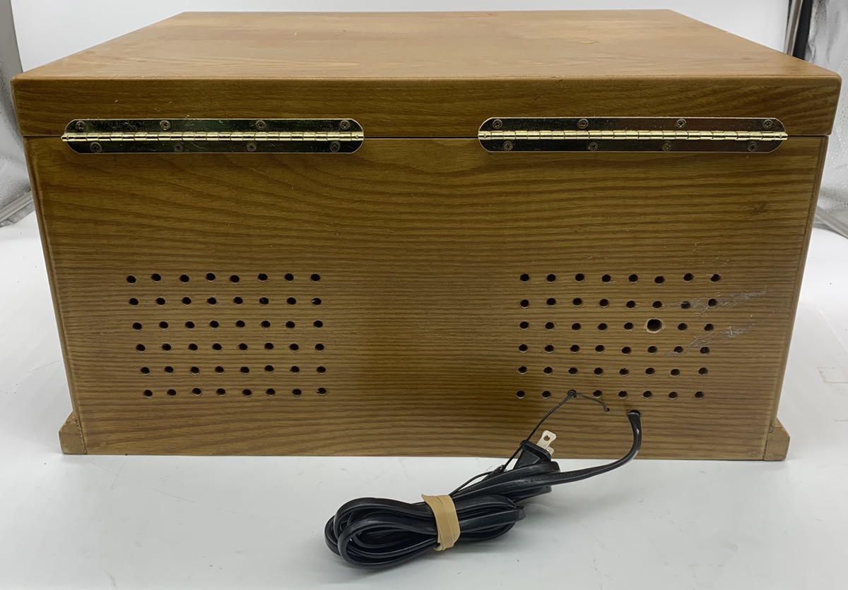 Detrola Company KM837 Turntable Record Player AM/FM CD Cassette Stereo