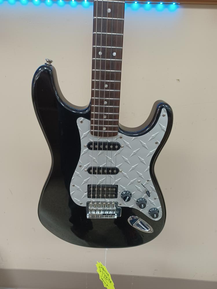 FENDER SQUIER STRATOCASTER 6 STRING ELECTRIC GUITAR Acceptable | Buya