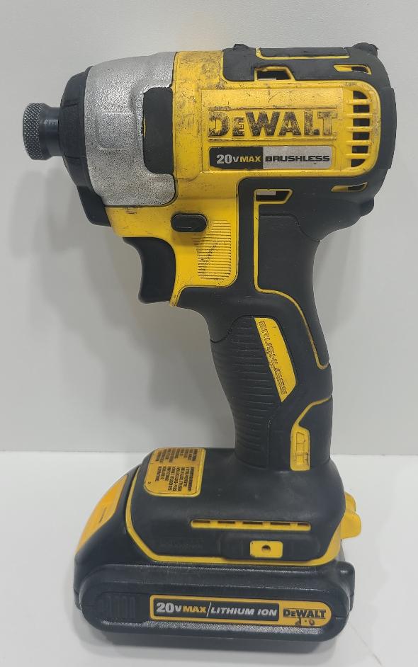 DEWALT DCF787 IMPACT W/ 2 BATTERY AND CHARGER Very Good Pawn 1