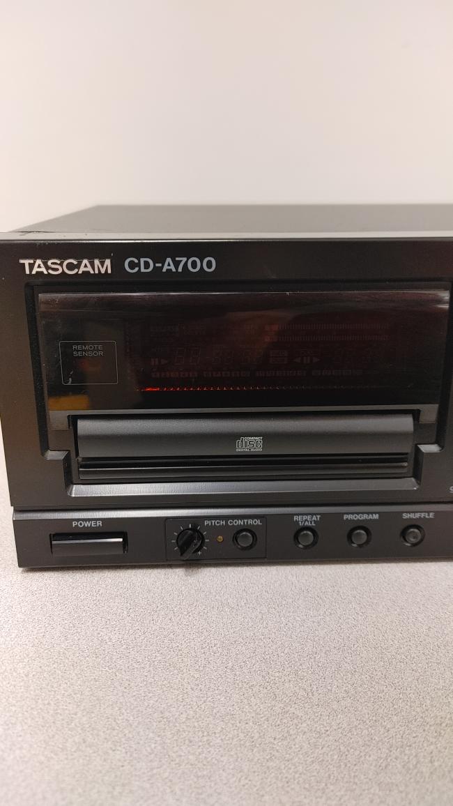 TASCAM CDA700 TAPE RECORDER/CD PLAYER Good Buya
