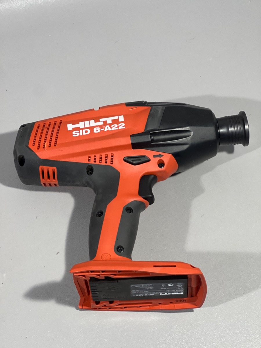 HILTI SID 8A22 22 VOLT 7/16" HEX IMPACT DRIVER, 1 BATTERY, CHARGER AND