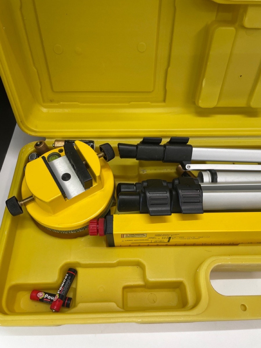 MIT MICROLINE 6-PC LASER LEVEL KIT Like New | Buya