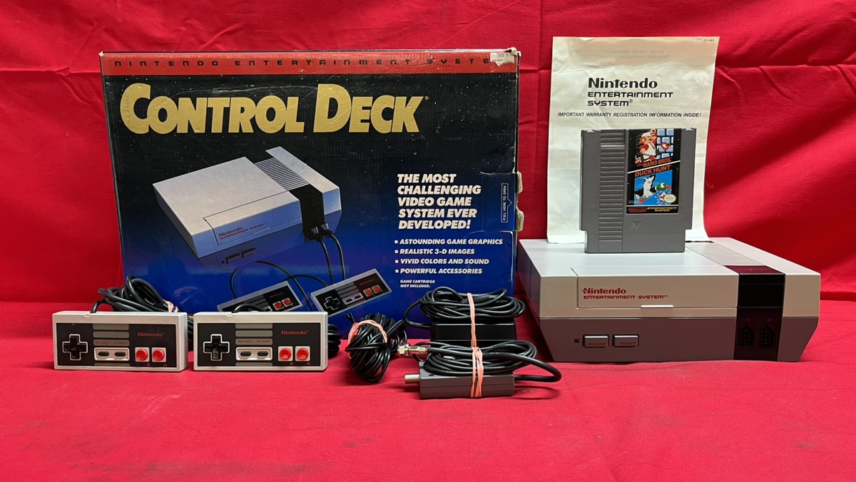 Nintendo NES001 Classic Video Game System Mario Bros / Duck Hunt w