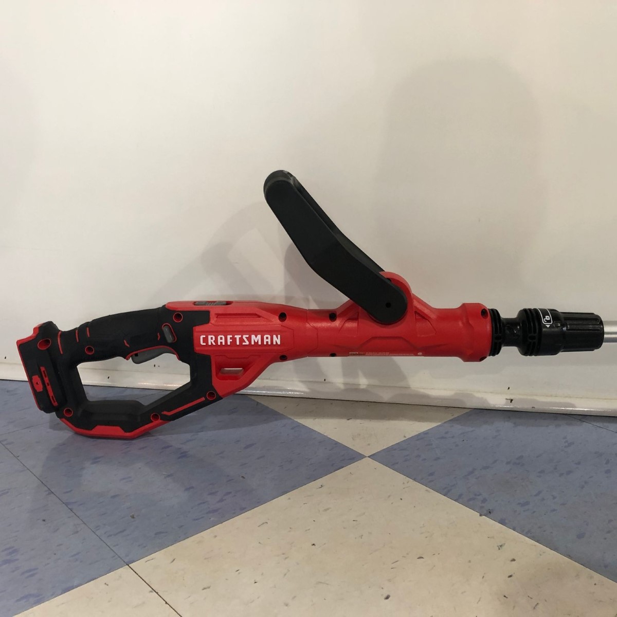 Craftsman CMCST900 13" Straight Shaft Cordless String Trimmer Very Good