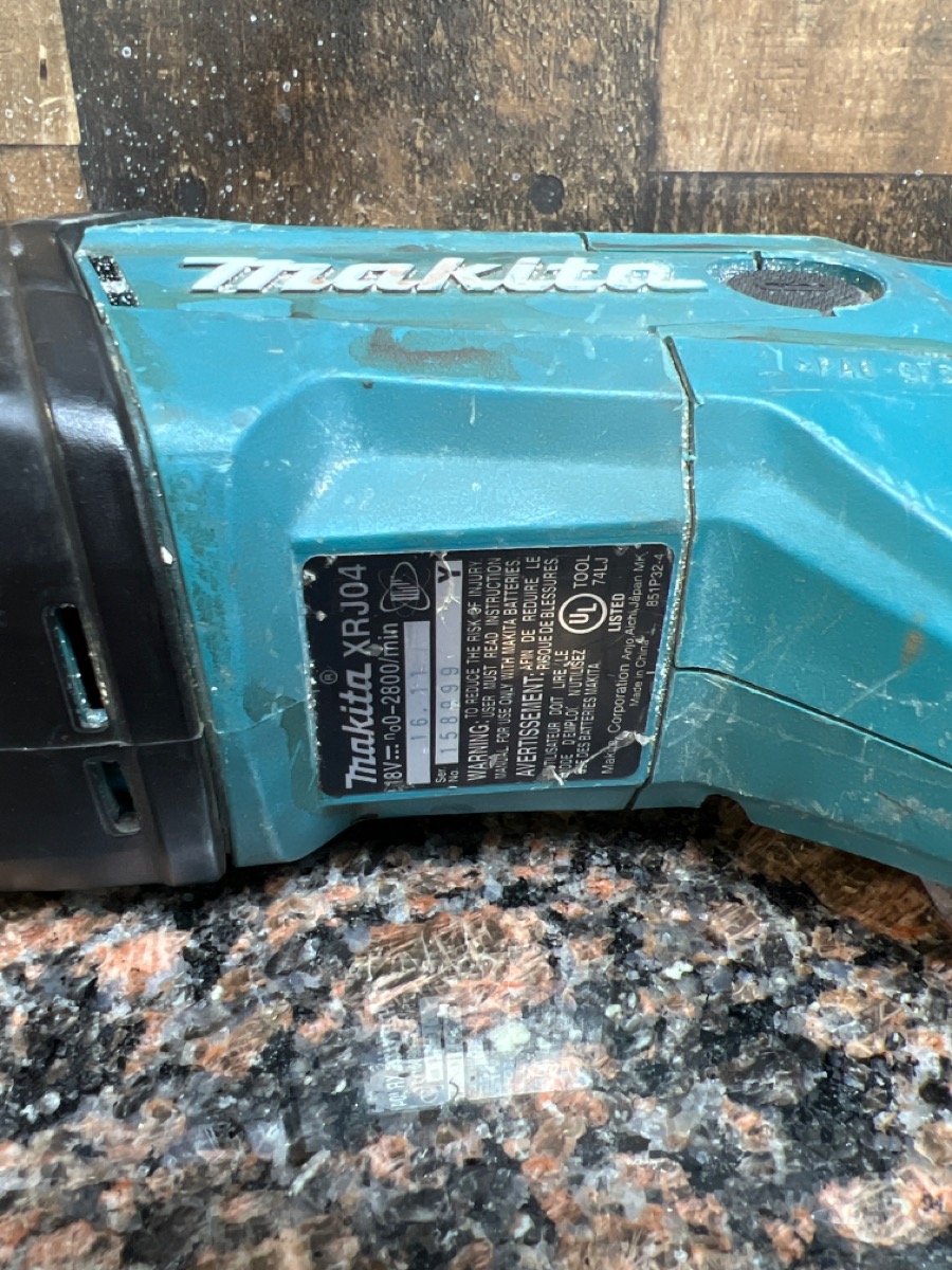 MAKITA XRJ05 18V RECIPROCATING SAWZALL KIT (2.0AH BATTERY & CHARGER