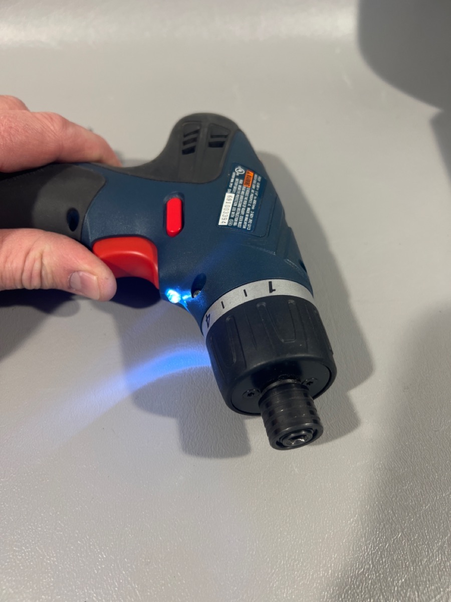 BOSCH PS20 1/4" DRILL/DRIVER 10.8 VOLT DRILL WITH CHARGER 2 BATTERIES