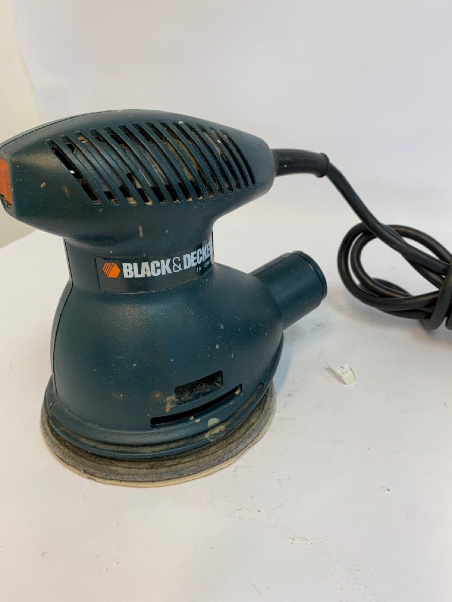 BLACK & DECKER RO100 ORBIT SANDER Good Buya