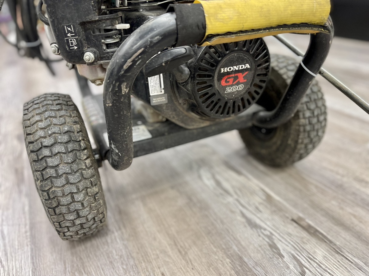Dewalt DXPW3425 Honda Gx200 3400 PSI 2.5 GPM Gas Pressure Washer Very
