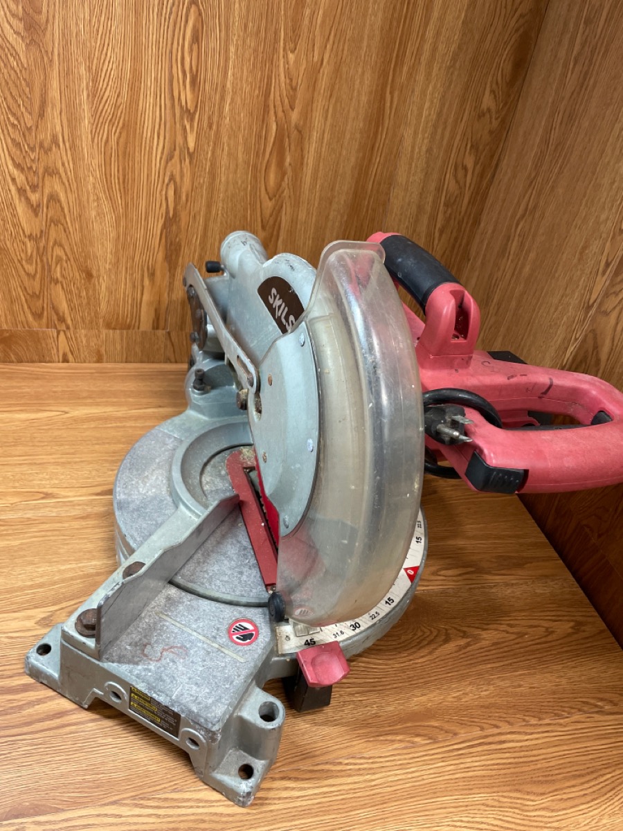 SKIL 3315 Compound Miter Saw * Local Pickup Only *