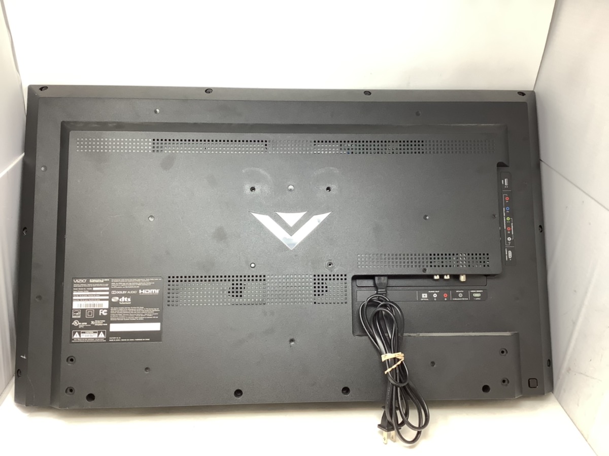 VIZIO 32" Class HD (720P) LED TV (D32hnE4) (AETKW) Good Buya