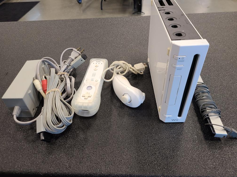 *SENSOR COND* WII WITH ACCS Like New | Pawn 1 | Spokane | WA