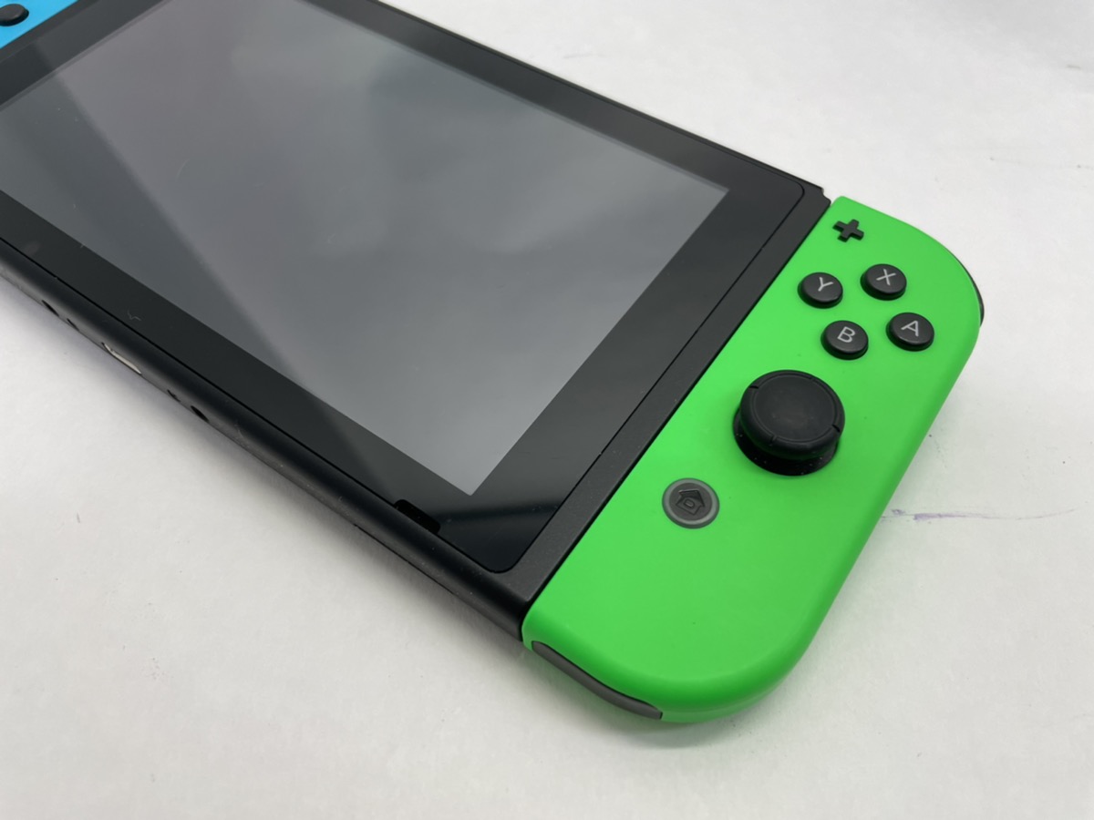 Nintendo Switch HAC001(01) W/Dock/Charger Very Good Heartland