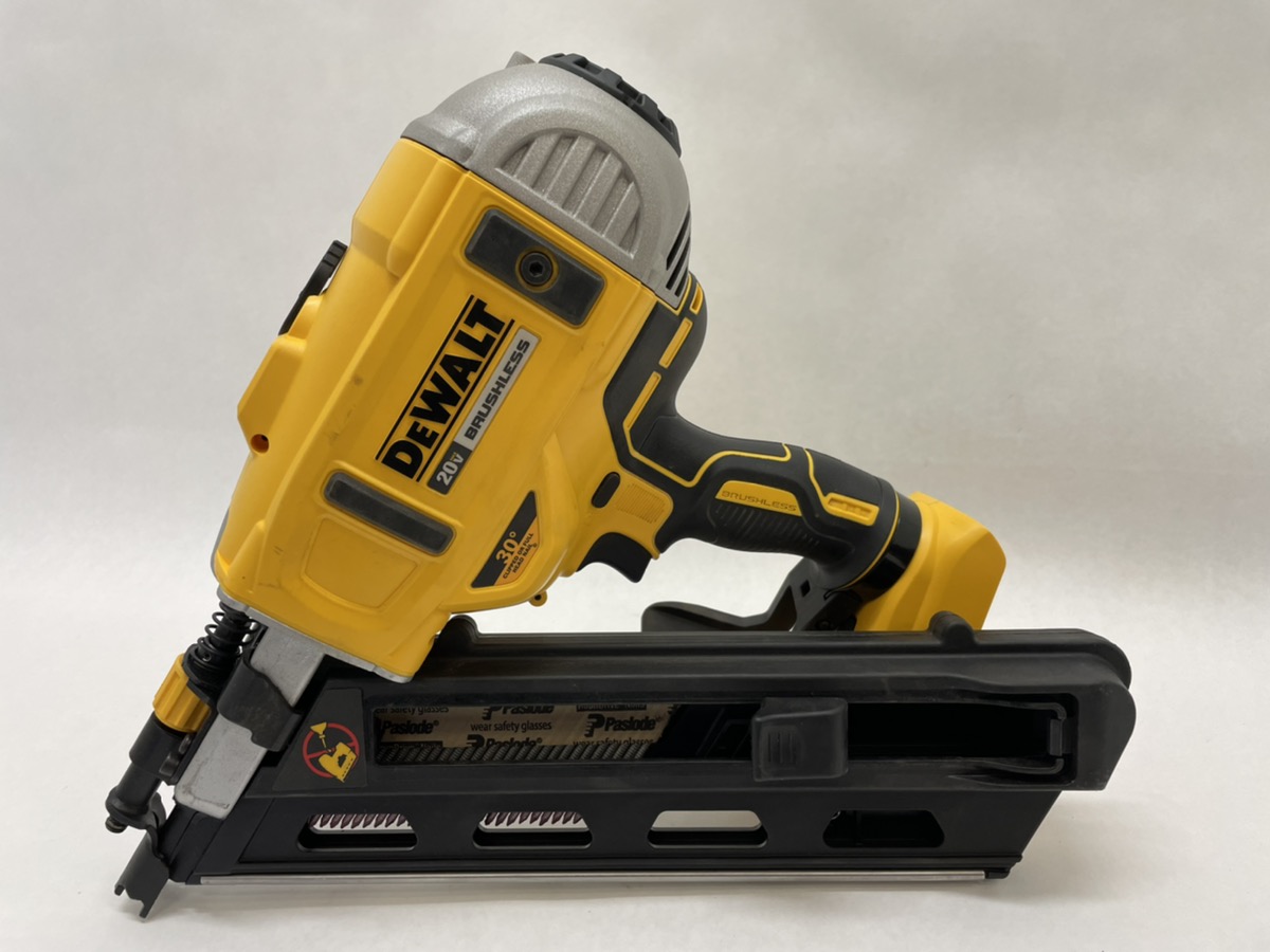 Dewalt Brushless Cordless 20v PaperTape 30Degree Framing Nailer