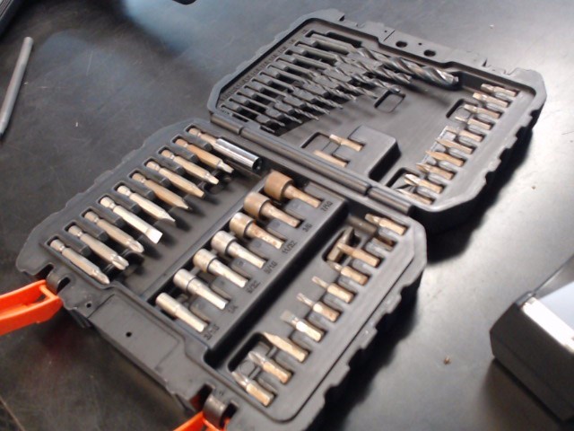 Black + Decker Drill Bit Set