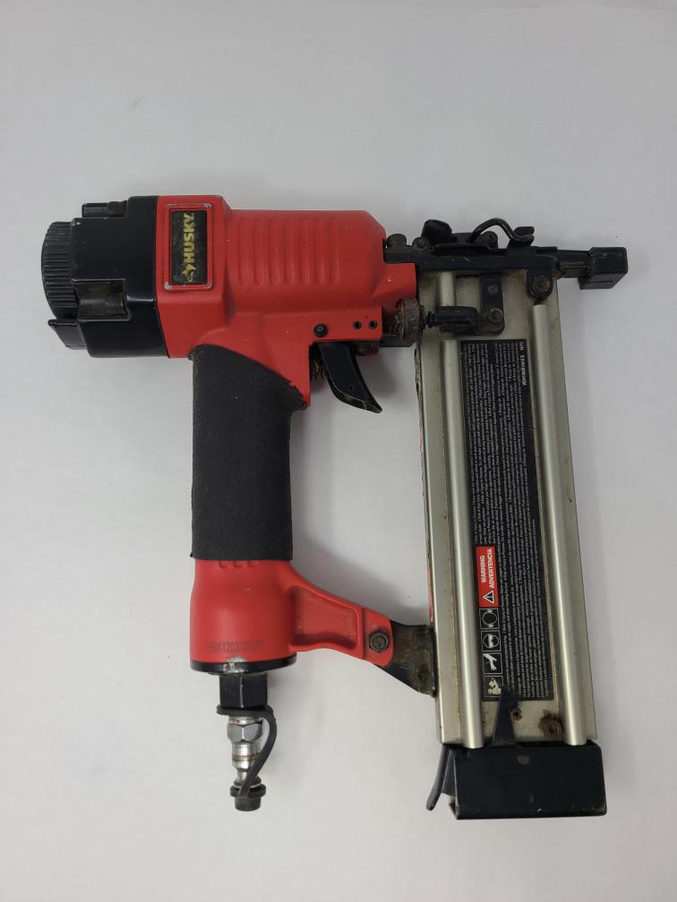 HUSKY XAKC50 18GA 2" BRAD NAILER (LTKW) Very Good Buya