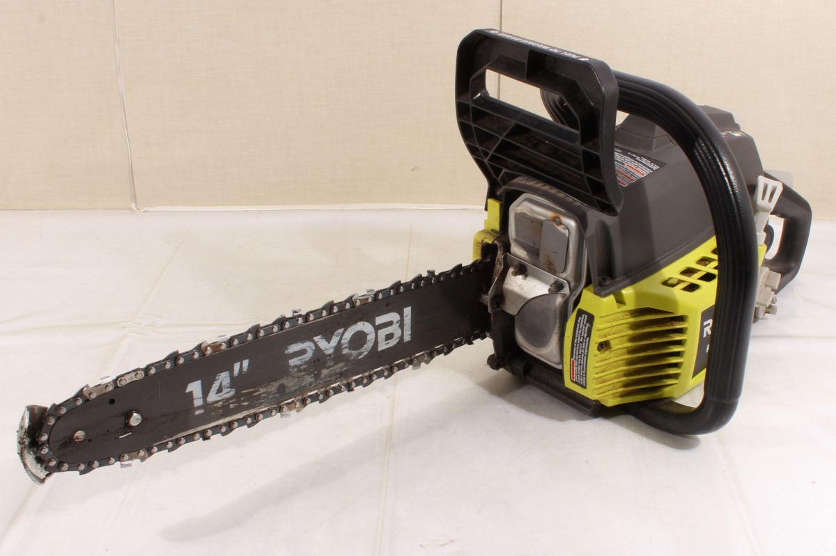 RYOBI TOOLS RY3714 2 STROKE GAS POWERED CHAINSAW W/ 14" BAR Good