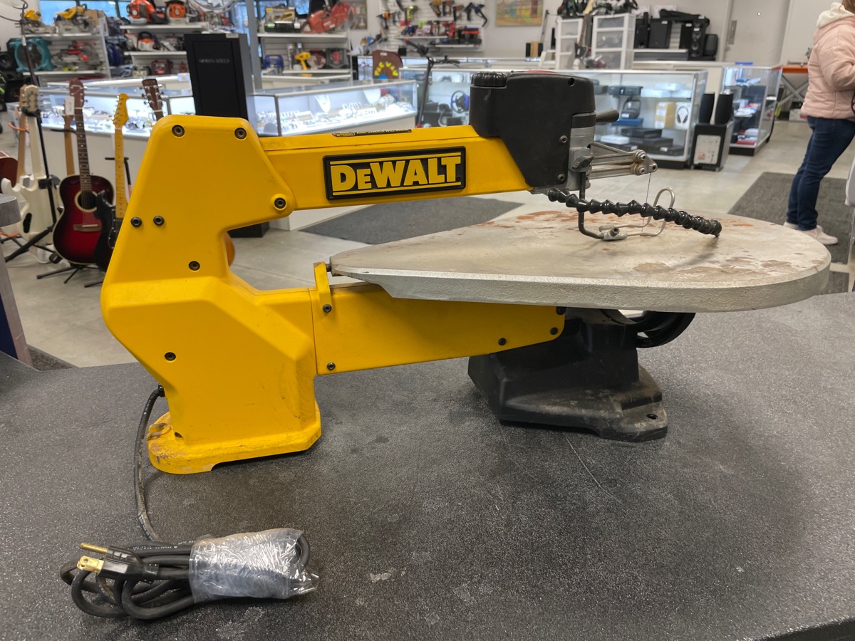 DEWALT Scroll Saw, VariableSpeed, 1.3 Amp, 20InchDW788 Very Good Buya