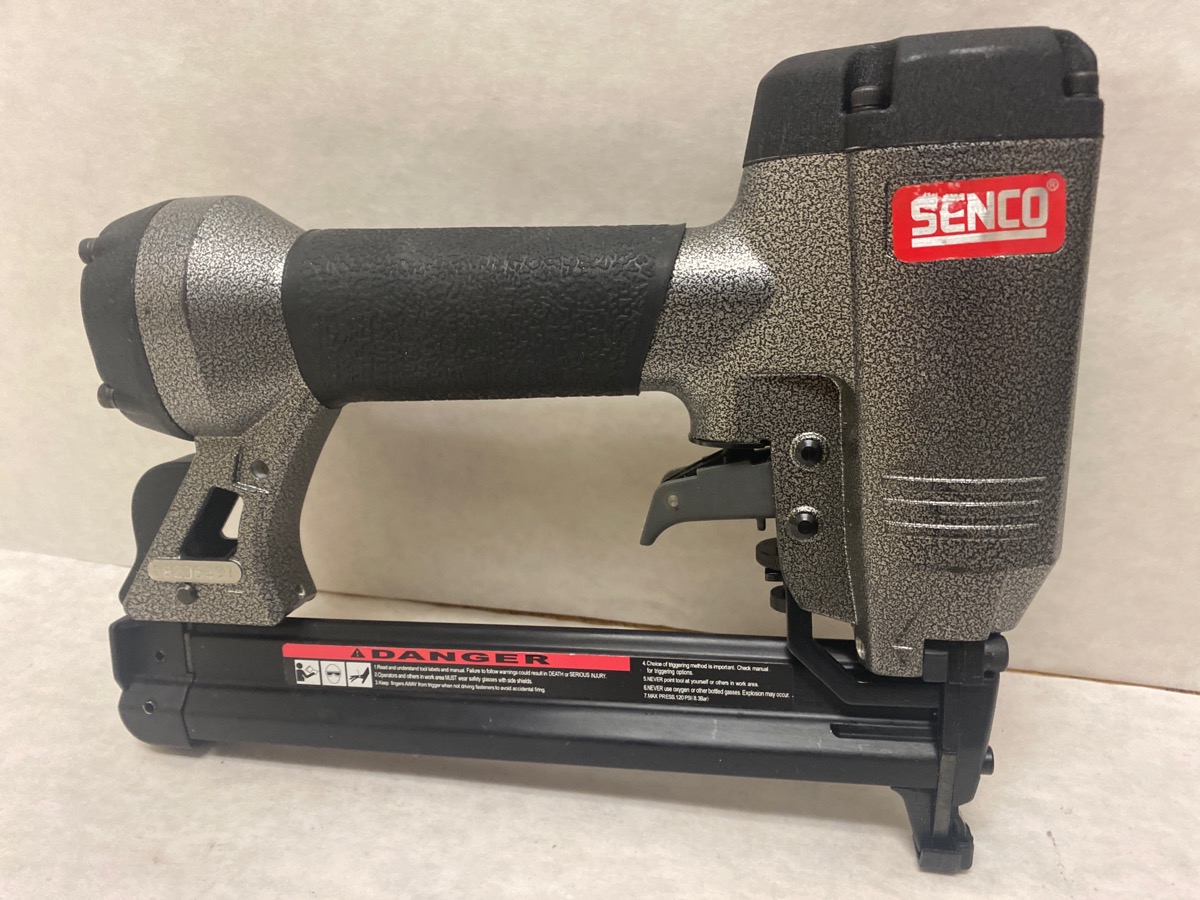 SENCO FINISHPRO 35 15 GAUGE 2 1 2 ANGLED FINISH NAILER NAIL GUN Like