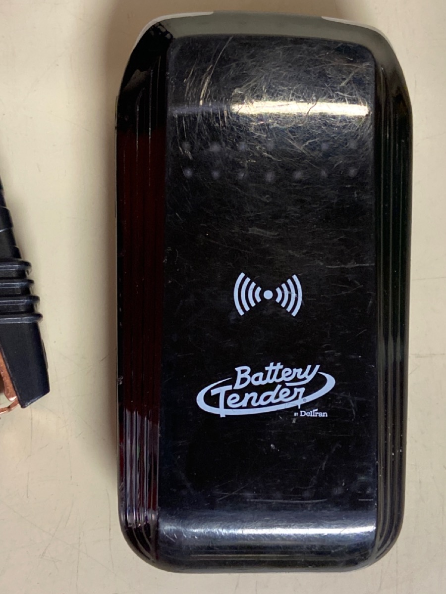 Battery Tender 1000 AMP Automotive Jump Starter for Gas and Diesel Engines Very Good Buya