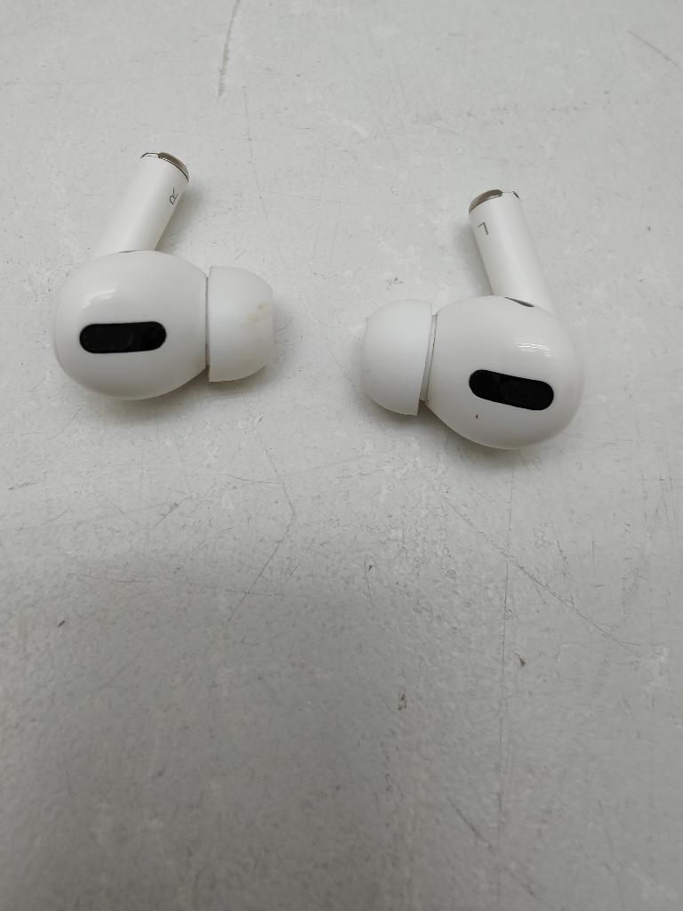 Apple AirPods Pro 3rd Gen MagSafe Wireless Charging Case White