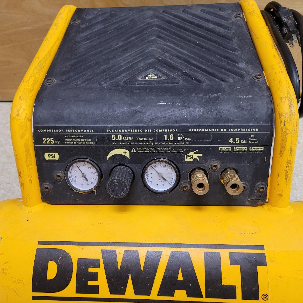 DEWALT D55146 COMPRESSOR ELECTRIC (ul kp) Very Good Sharp Assets LLC