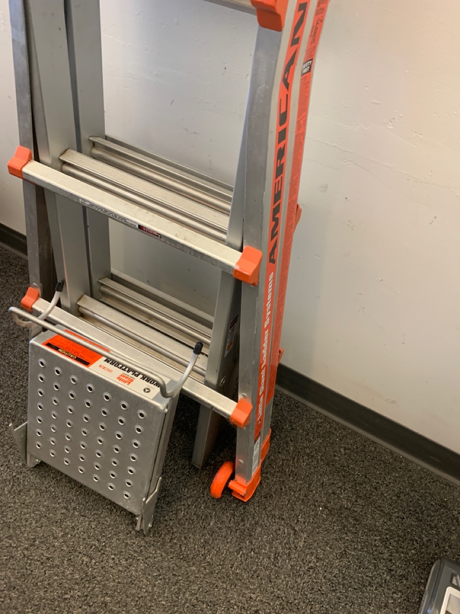 LITTLE GIANT LADDER MULTI M17 ALUMINUM 18FT REACH TYPE I 300LB