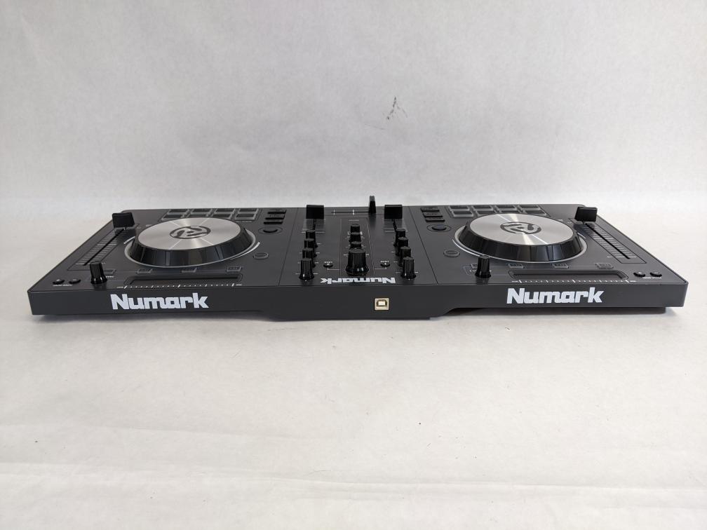 numark mixtrack 3 digital double deck dj controller