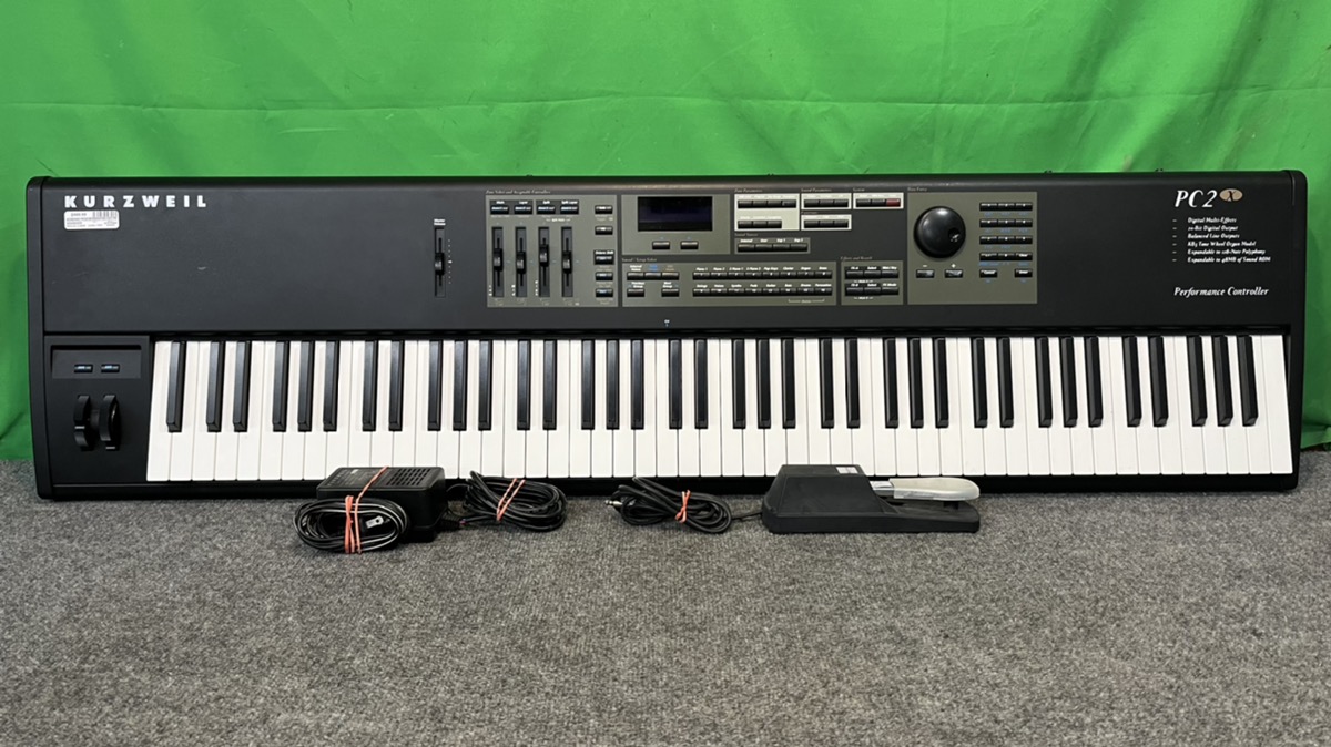 Kurzweil PC2x 88 Weighted Key Performance Controller Keyboard w/ Foot