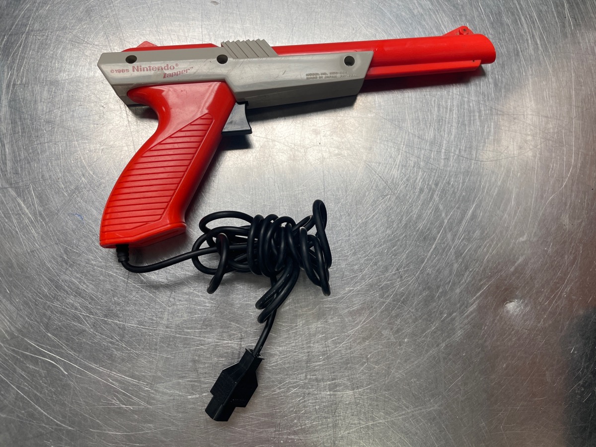 USED Original Nintendo NES Zapper Duck Hunt Gun NES-005 Good | Buya