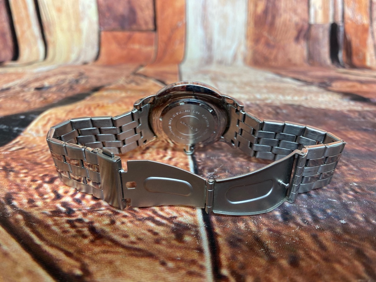 ARMITRON Men's Watch Wristwatch 42 mm JAPAN Y121E (DEAD BATTERY) Like