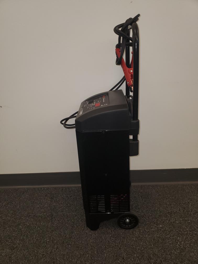 SCHUMACHER SC1309 6/12V WHEELED AUTOMATIC BATTERY CHARGER Very Good Buya