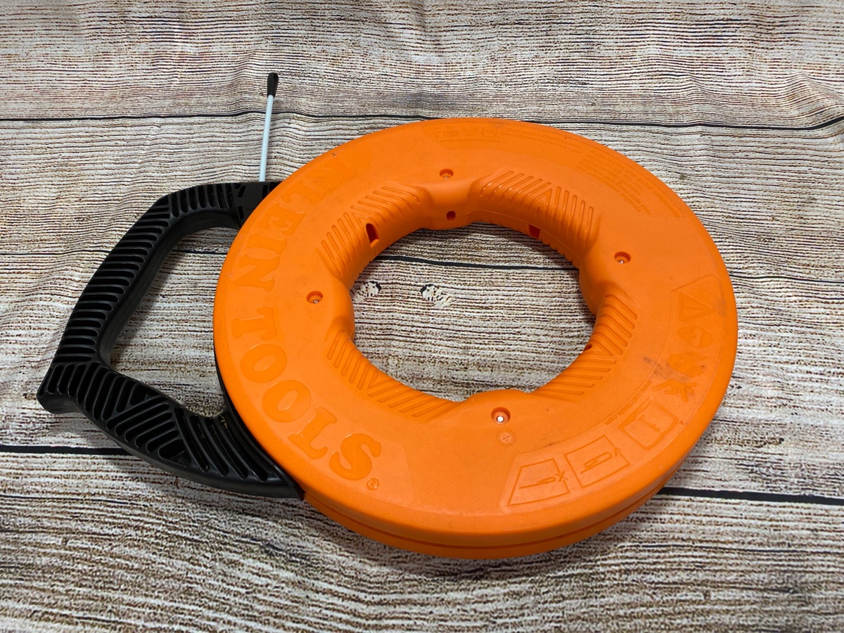 KLEIN 100 FT. NONCONDUCTIVE FIBERGLASS FISH TAPE Like New Buya