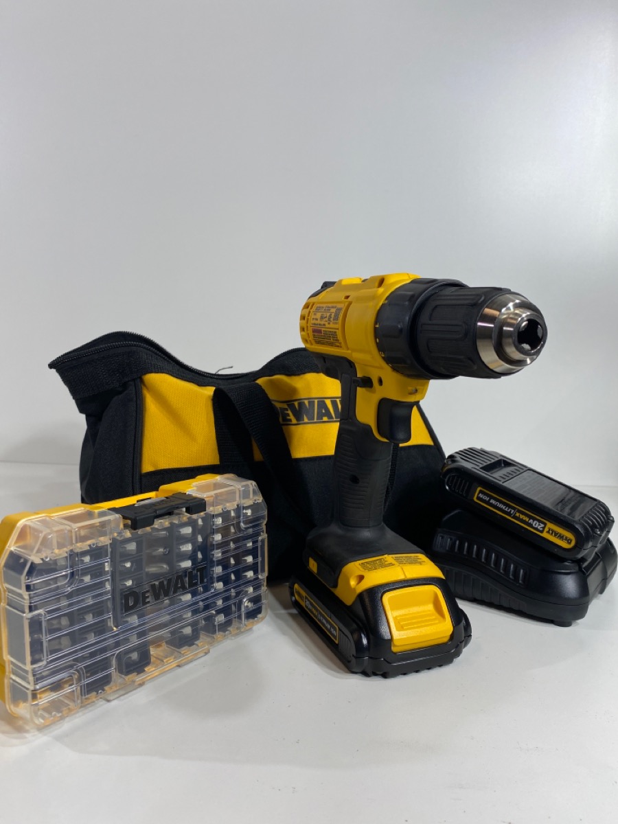 DEWALT DCD771 1/2" DRILL DRIVER WITH 2 BATTERIES/ CHARGER, AND DRILL