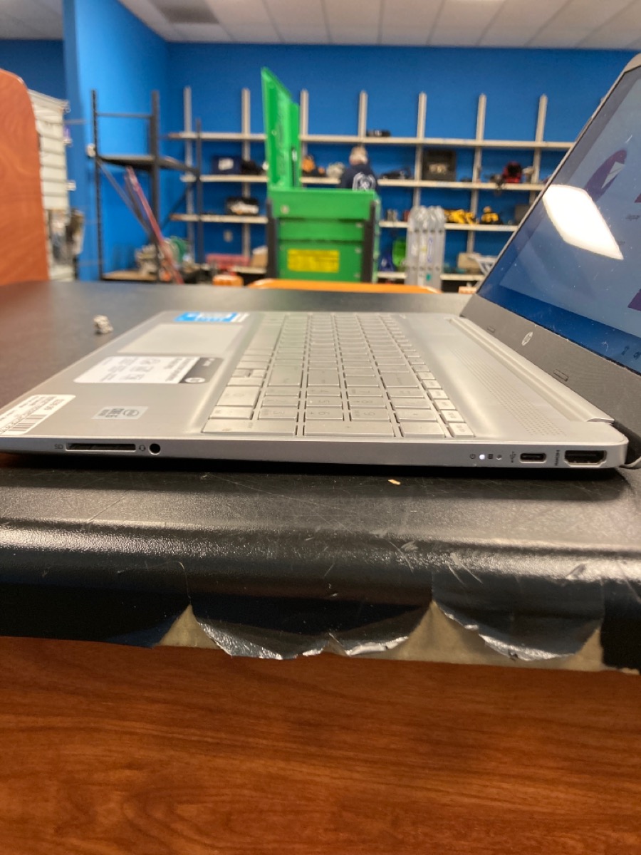 HEWLETT PACKARD LAPTOP HP 15dy1043dx Like New Buya