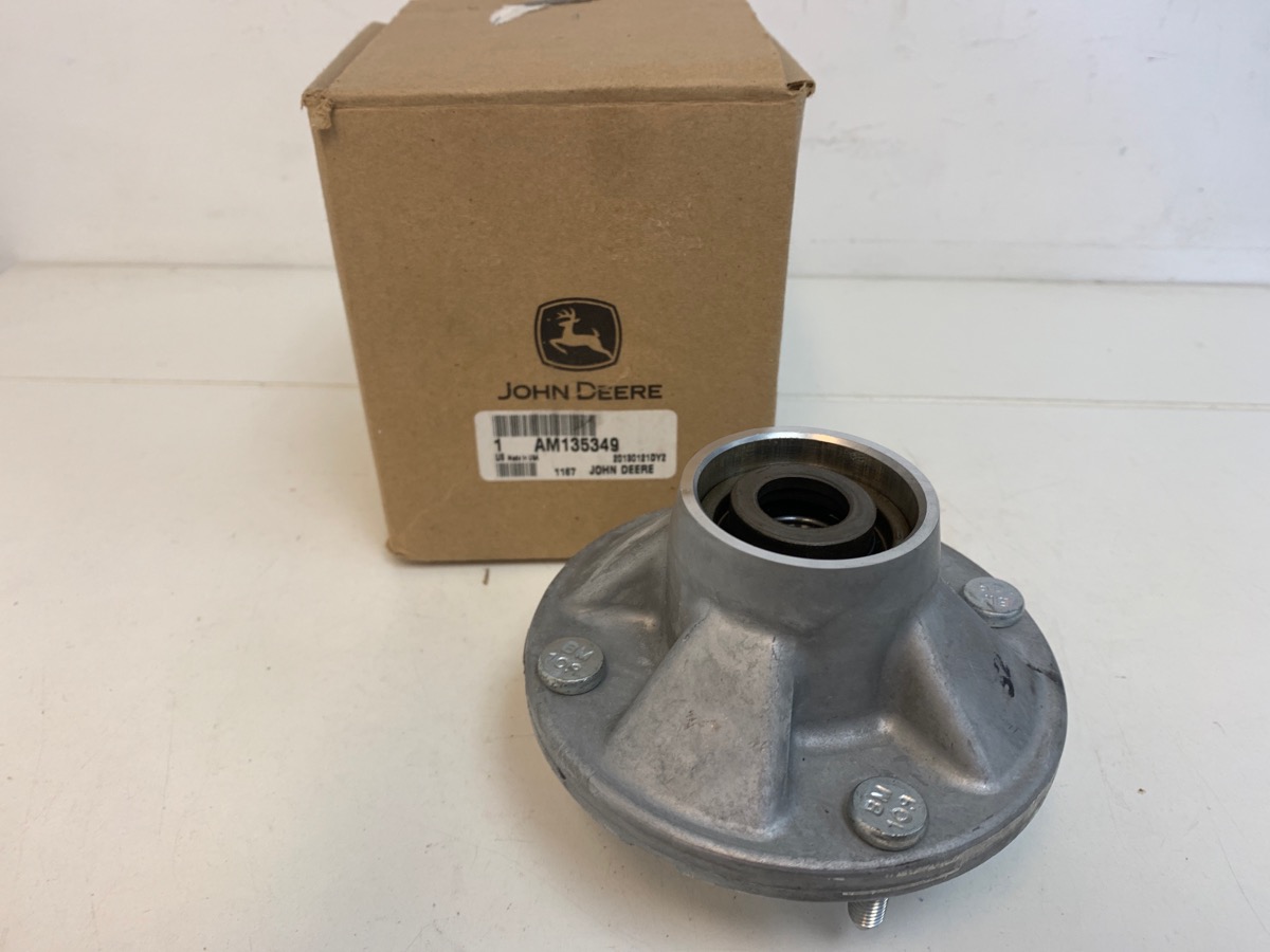 John Deere Mower Deck Bearing Housing Assembly AM135349 Like New Buya