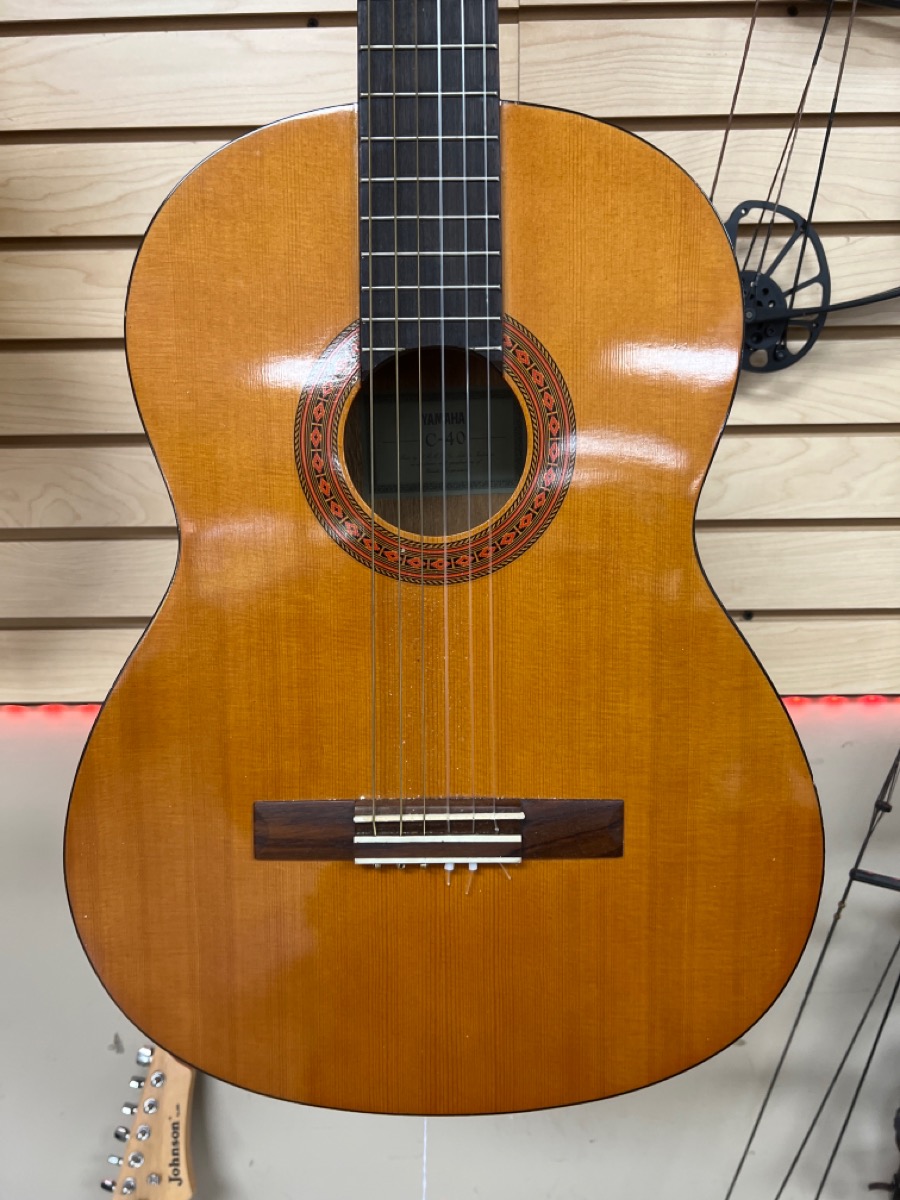 YAMAHA C-40 6 STRING ACOUSTIC GUITAR Acceptable | Pocket Pawn | Ozark