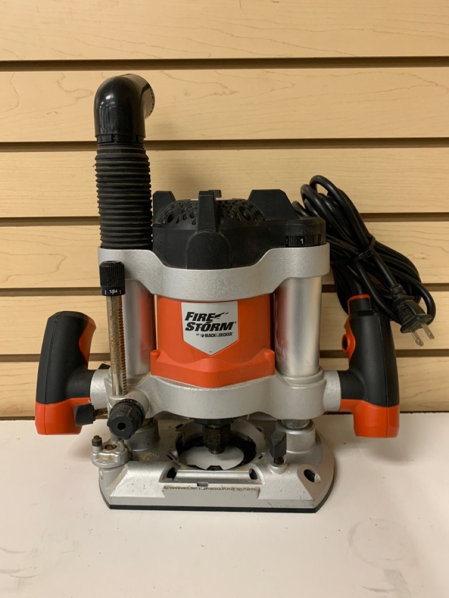 BLACK & DECKER FIRESTORM FS1200RP 12AMP PLUNGE ROUTER Good Buya