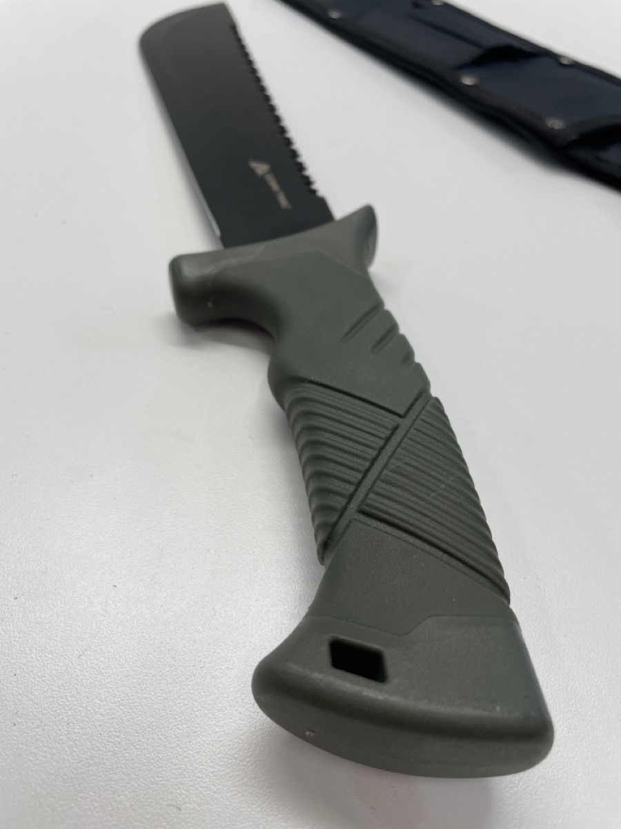 OZARK TRAIL 10" SERRATED HUNTING KNIFE Like New Pawn 1 Spokane WA