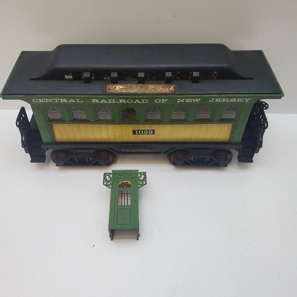 Jim Beam Train Decanter 1099 Central Railroad of New Jersey Green EMPTY