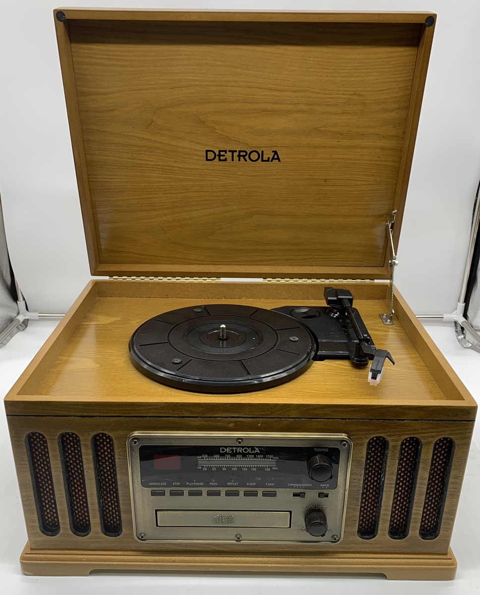 Detrola Company KM837 Turntable Record Player AM/FM CD Cassette Stereo